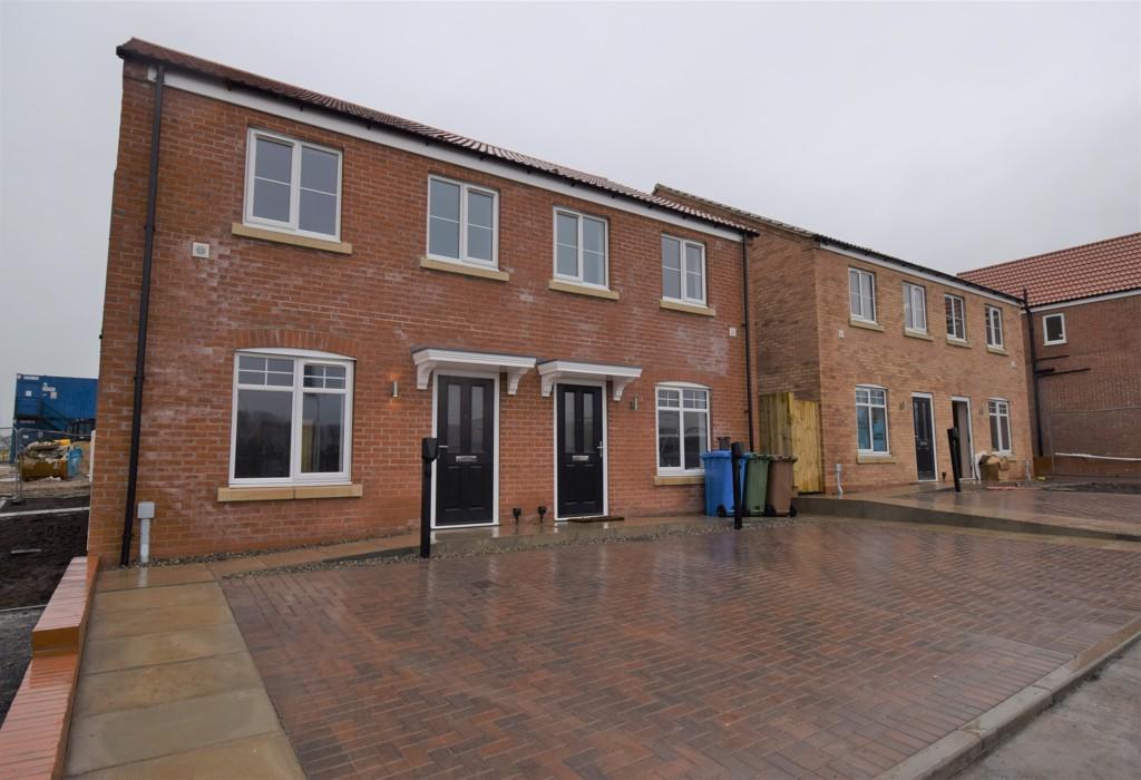 Sandwith Grove, Cherry Blossom Hill... 3 bed semidetached house £875
