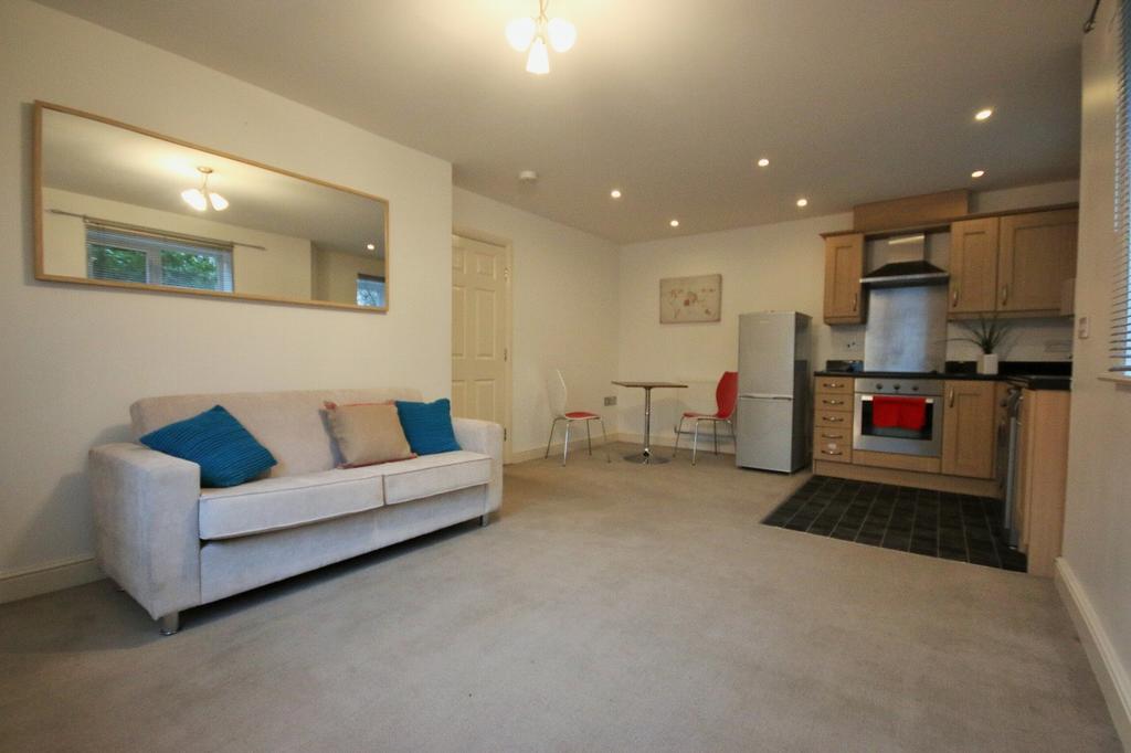 Heathlea Gardens Hindley Green Wigan 2 bed apartment £495 pcm (£114 pw)