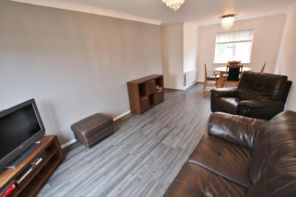 Orion Close, Lordshill, Southampton 2 bed terraced house £235,000