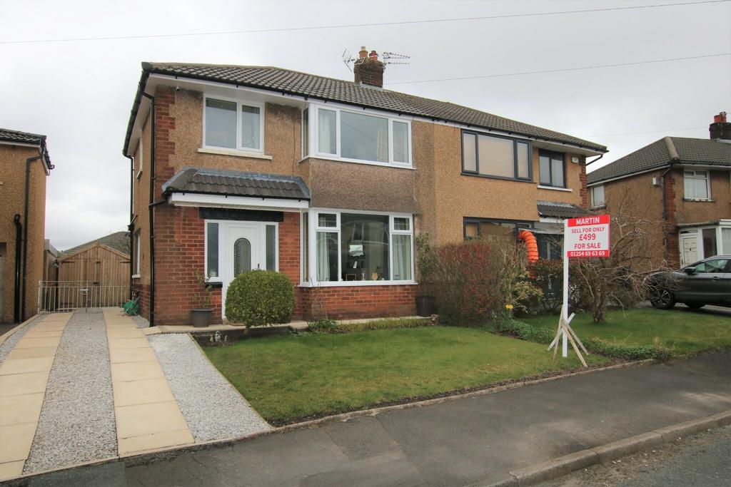 Langdale Road, Feniscowles, Blackburn 3 bed semidetached house for