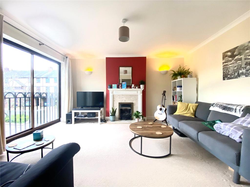 Mayfair Gardens, Southampton... 3 bed townhouse £1,500 pcm (£346 pw)