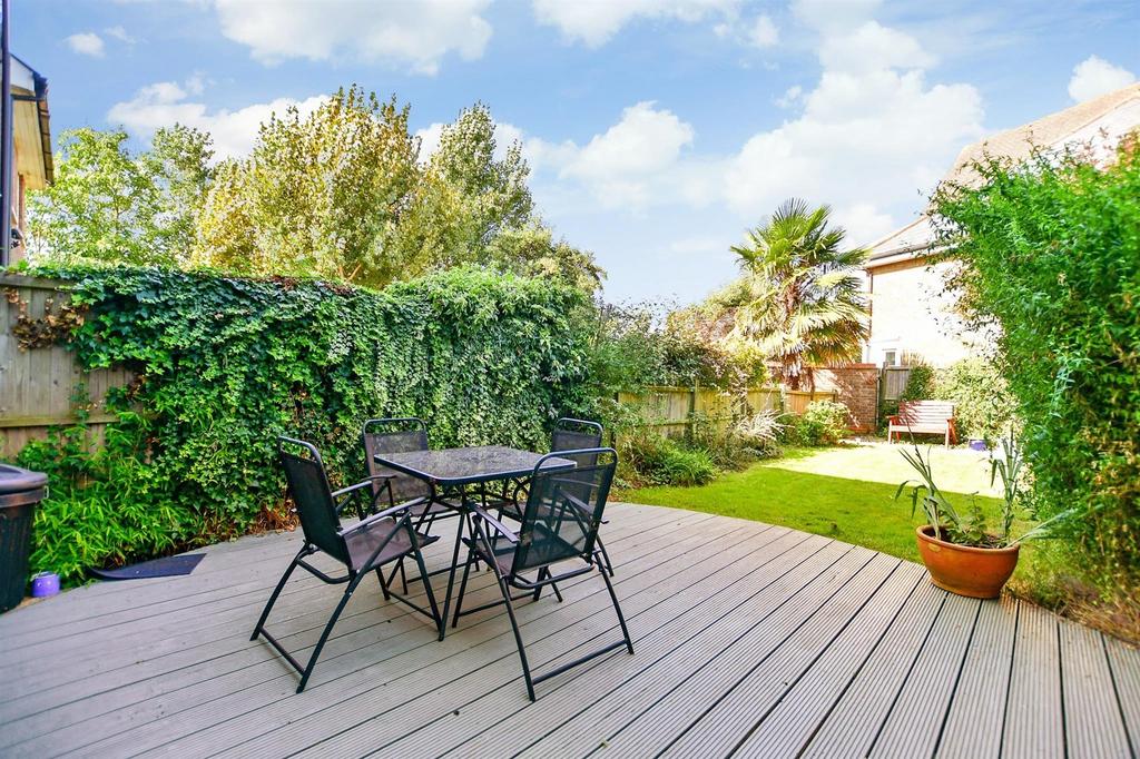 Mill Court, Ashford, Kent 3 bed townhouse £385,000