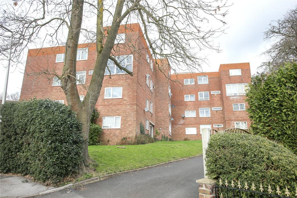Crescent Park, Heaton Norris, Stockport, SK4 2 bed flat £775 pcm (£