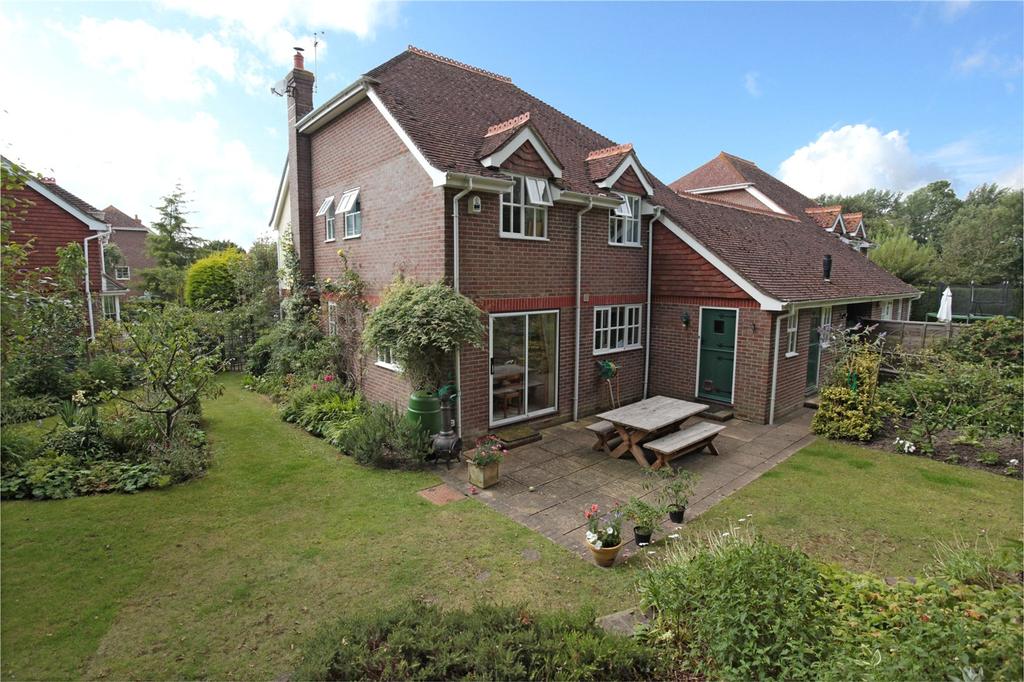 Tile Barn Close, Isfield, Uckfield... 4 bed detached house - £2,200 pcm ...