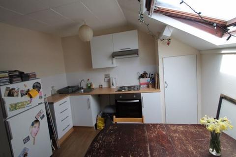 1 bedroom house to rent, Victoria Road, Leeds
