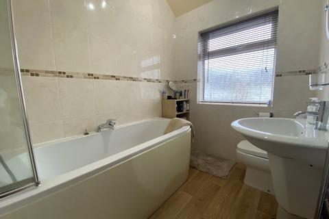 3 bedroom semi-detached house to rent, St Georges Avenue West, Wolstanton, ST5