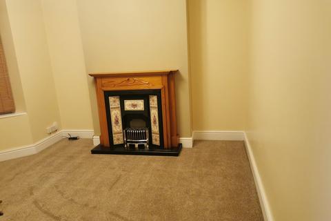 3 bedroom semi-detached house to rent, St Georges Avenue West, Wolstanton, ST5
