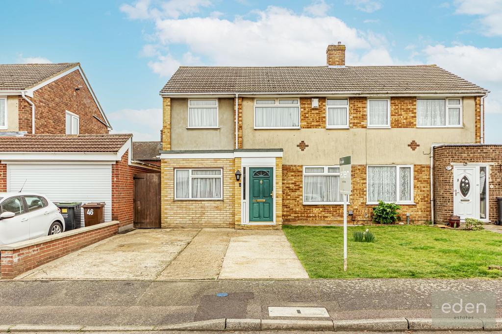 Robson Drive, Aylesford, ME20 4 bed semidetached house £420,000