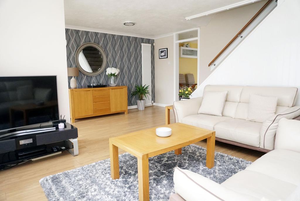 Glen Shee, East Kilbride G74 3 bed terraced house £185,000