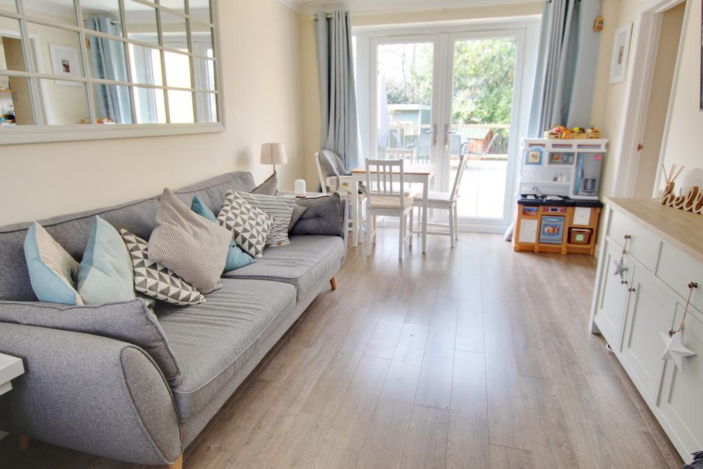 Rosebery Avenue, Hythe 3 bed semidetached house £335,000