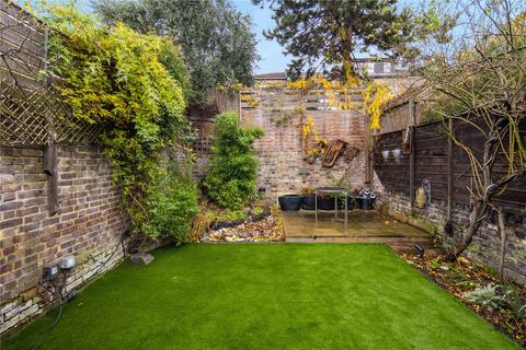 1 Powerscroft Road, London, E5 0PU