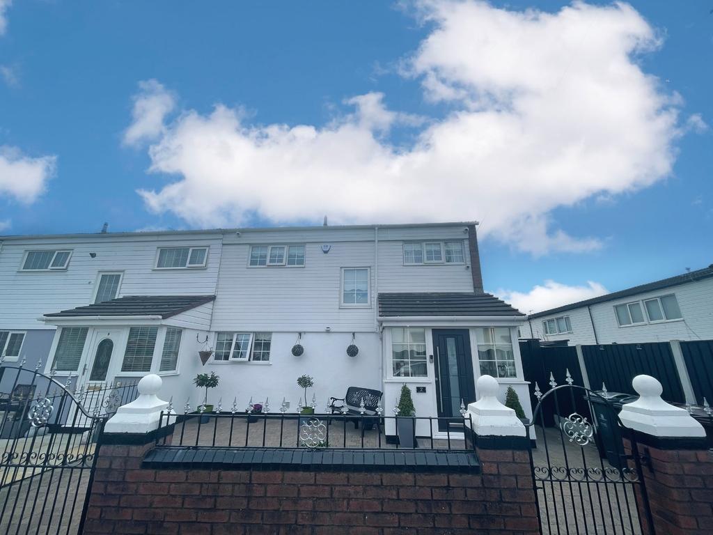 Sapphire Drive, Kirkby 3 bed end of terrace house £120,000