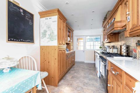 30 Bickley Crescent, Bromley, BR1 2DW