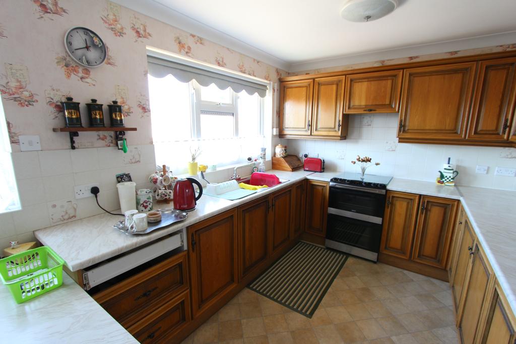 Parker Road, Grays RM17 2 bed end of terrace house £365,000