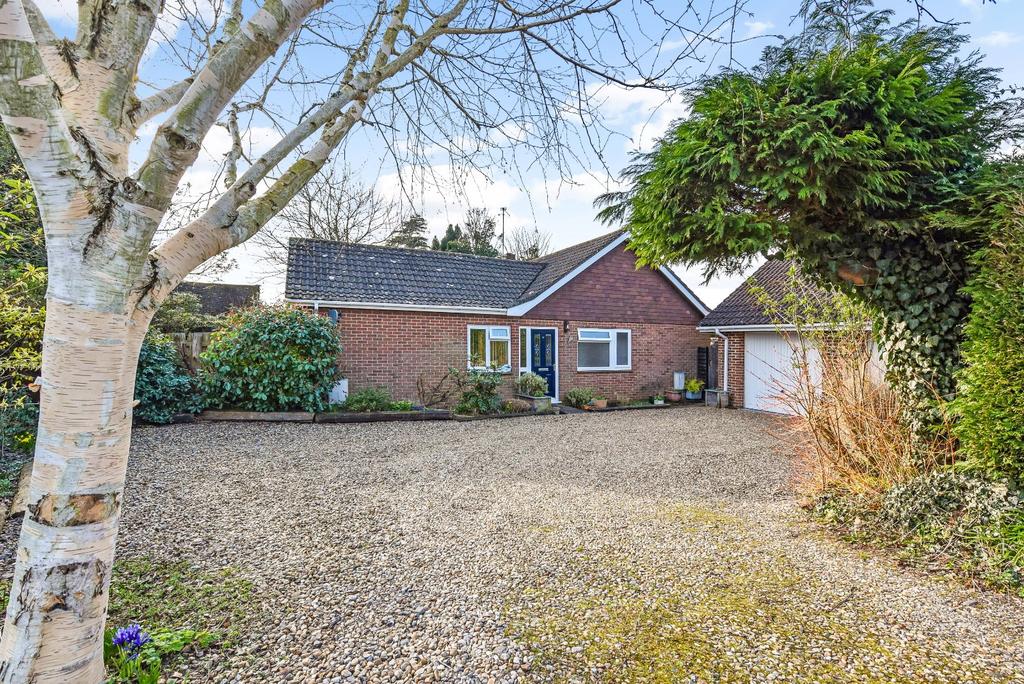 Stonehouse Road, Liphook, Hampshire 3 bed bungalow £650,000
