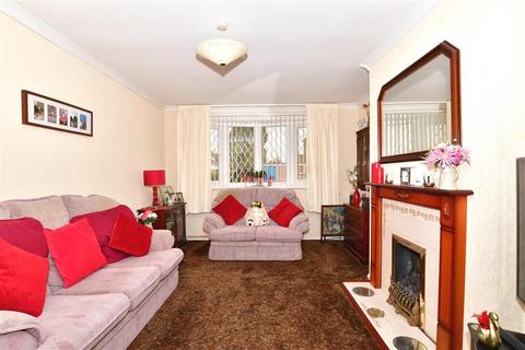 30 Oaklands Road, Northfleet, Gravesend, DA11 8PA