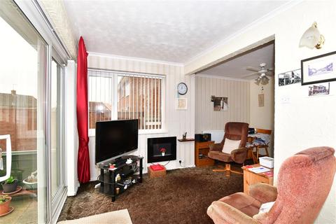 30 Oaklands Road, Northfleet, Gravesend, DA11 8PA