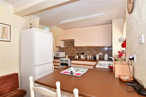 30 Oaklands Road, Northfleet, Gravesend, DA11 8PA