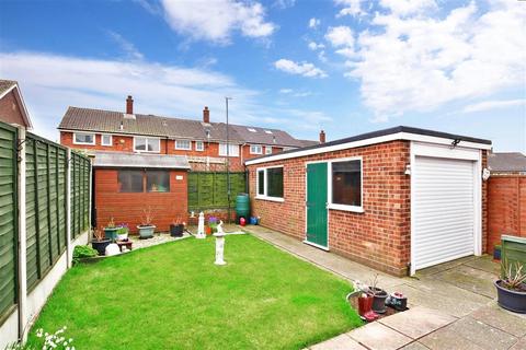 30 Oaklands Road, Northfleet, Gravesend, DA11 8PA