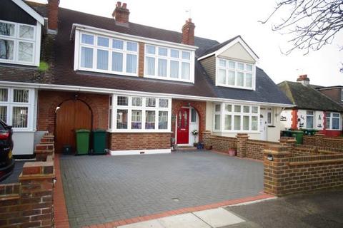 23 Chattern Road, Ashford, TW15 1AE