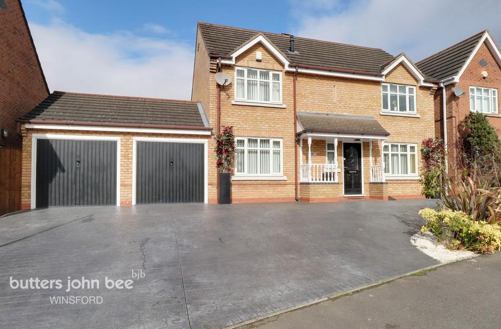Hartwell Grove, Winsford 4 bed detached house £330,000