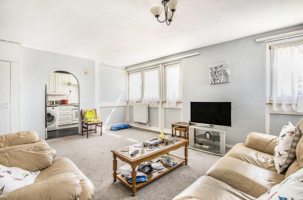 Kelvedon House, Stockwell, London, SW8 2 bed flat for sale £280,000