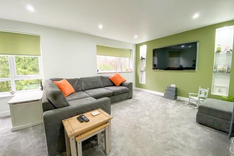 2 bedroom apartment for sale - Keresley Close, Solihull, West Midlands
