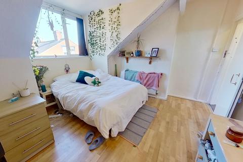 4 bedroom house to rent, Harold Grove, Hyde Park, Leeds
