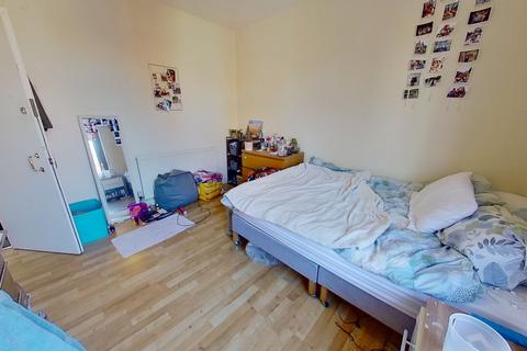 4 bedroom house to rent, Harold Grove, Hyde Park, Leeds