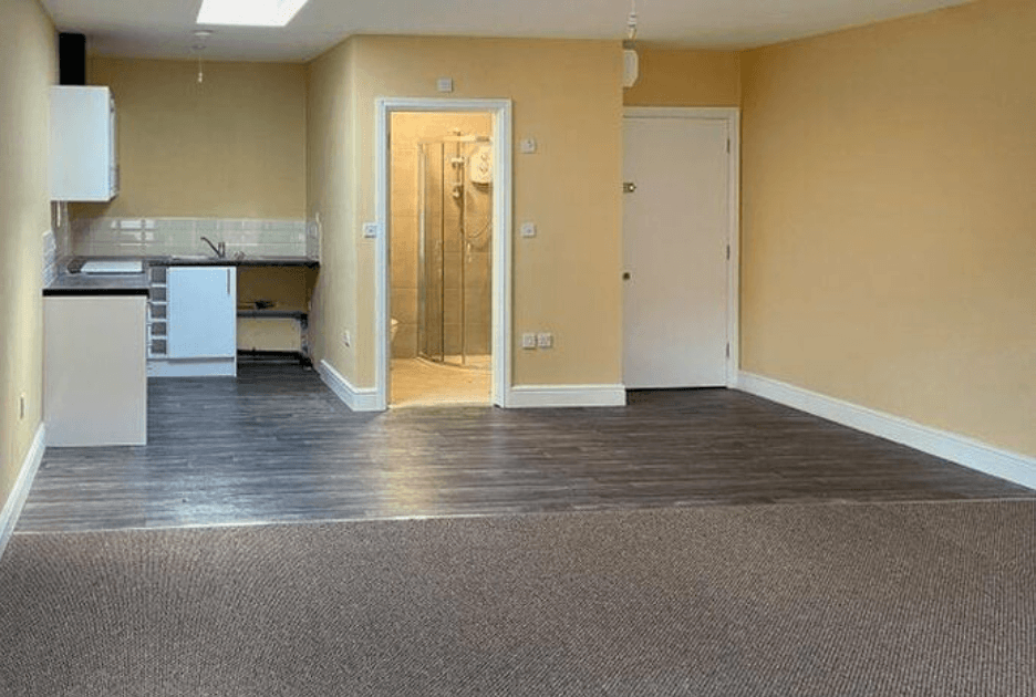 Coulsdon, CR5 Studio £900 pcm (£208 pw)