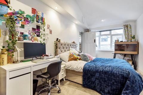 23 Lancaster Gardens, Kingston Upon Thames, KT2 5NQ