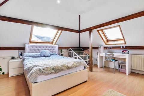 23 Lancaster Gardens, Kingston Upon Thames, KT2 5NQ