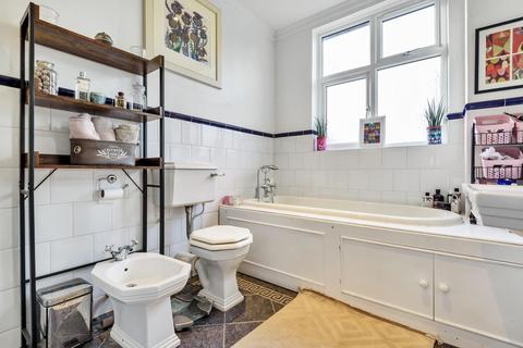 23 Lancaster Gardens, Kingston Upon Thames, KT2 5NQ