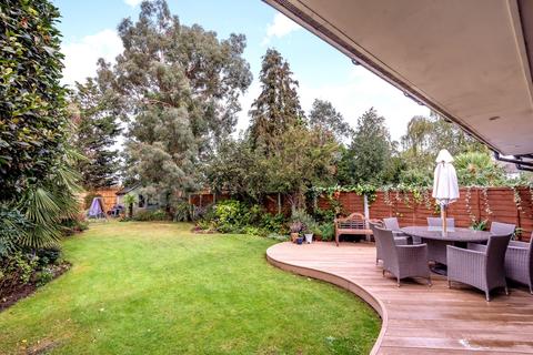 23 Lancaster Gardens, Kingston Upon Thames, KT2 5NQ