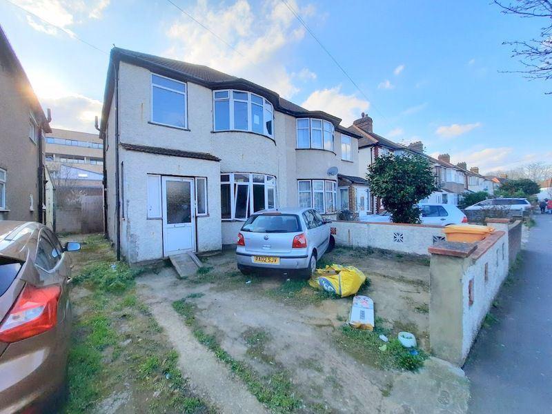 North Drive, Hounslow, Greater London, TW3 1PX 3 bed semidetached
