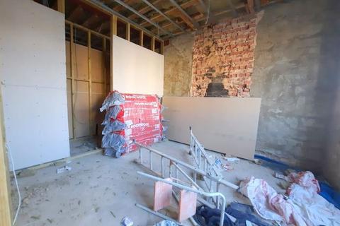 18 North Drive, Hounslow, TW3 1PX