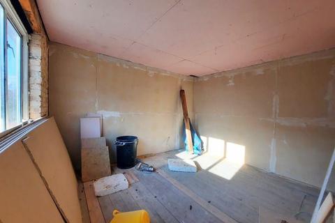 18 North Drive, Hounslow, TW3 1PX