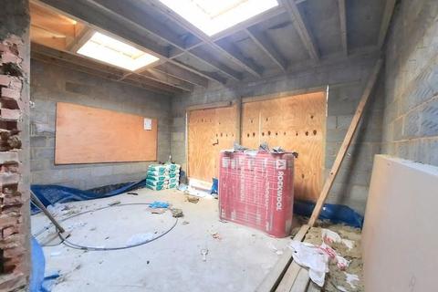 18 North Drive, Hounslow, TW3 1PX