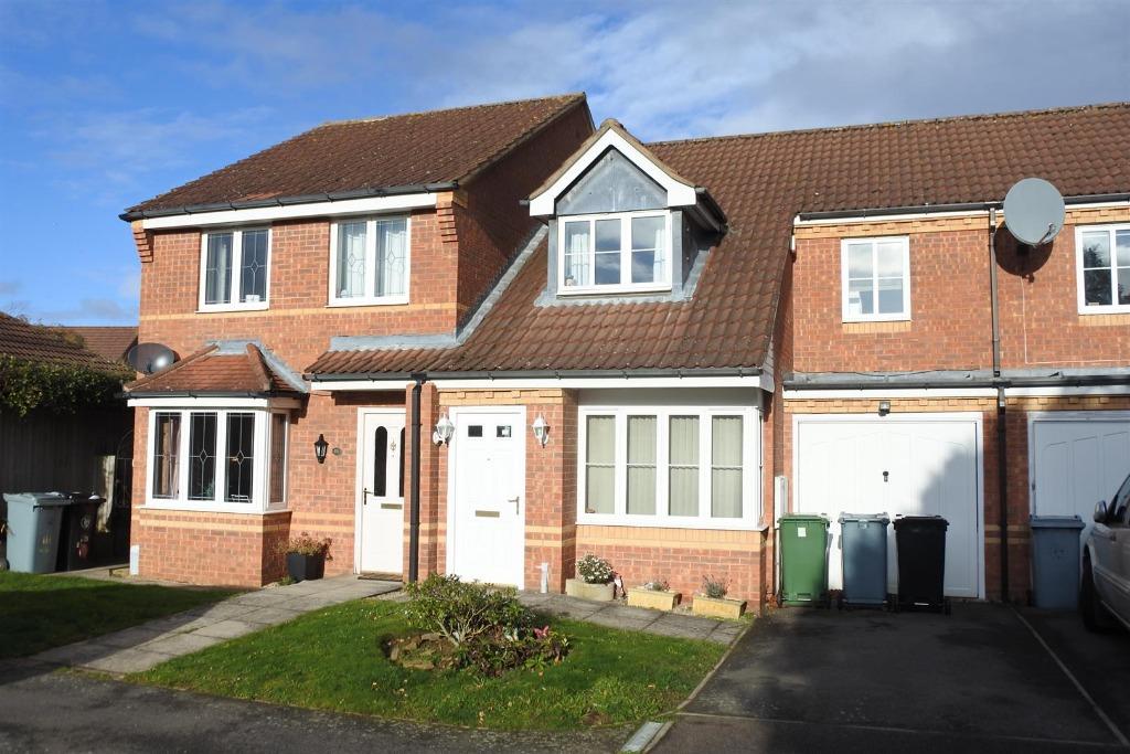 Carmarthen Close, Grantham, NG31 3 bed terraced house £200,000