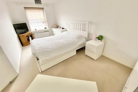 47 Hathersage Close, Grantham, NG31 7GP