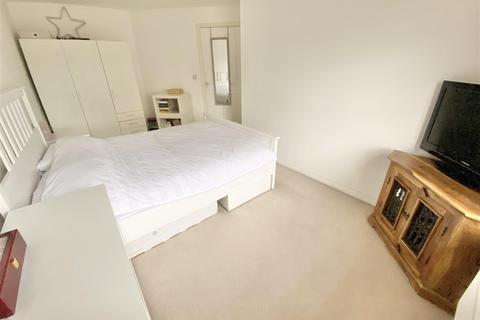 47 Hathersage Close, Grantham, NG31 7GP