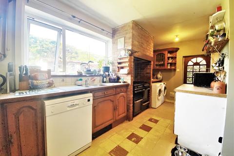 8 Lime Grove, Caythorpe, Grantham, NG32 3DH