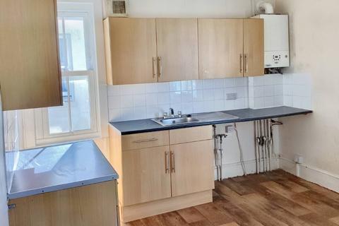 3 bedroom maisonette to rent, Devonshire Road, Bexhill-on-Sea TN40