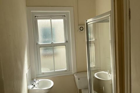 3 bedroom maisonette to rent, Devonshire Road, Bexhill-on-Sea TN40