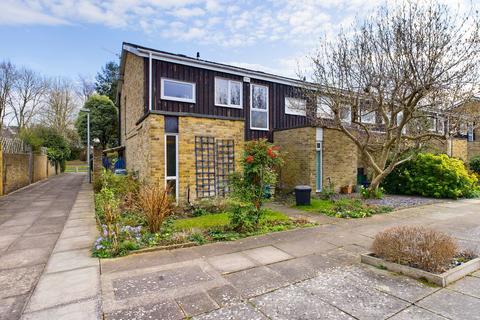 64 Crofters Mead, Croydon, CR0 9HT