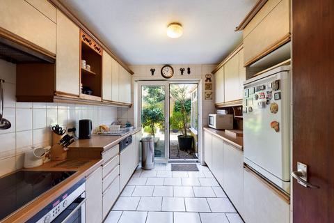 64 Crofters Mead, Croydon, CR0 9HT