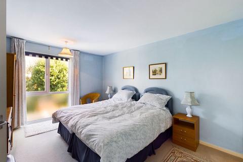 64 Crofters Mead, Croydon, CR0 9HT