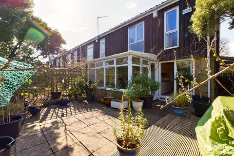 64 Crofters Mead, Croydon, CR0 9HT