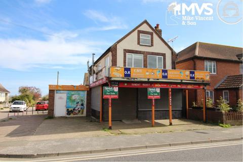 10a Broadway, Jaywick, Clacton-on-sea, CO15 2EG