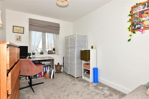 26 Baddlesmere Drive, Kings Hill, West Malling, ME19 4SF